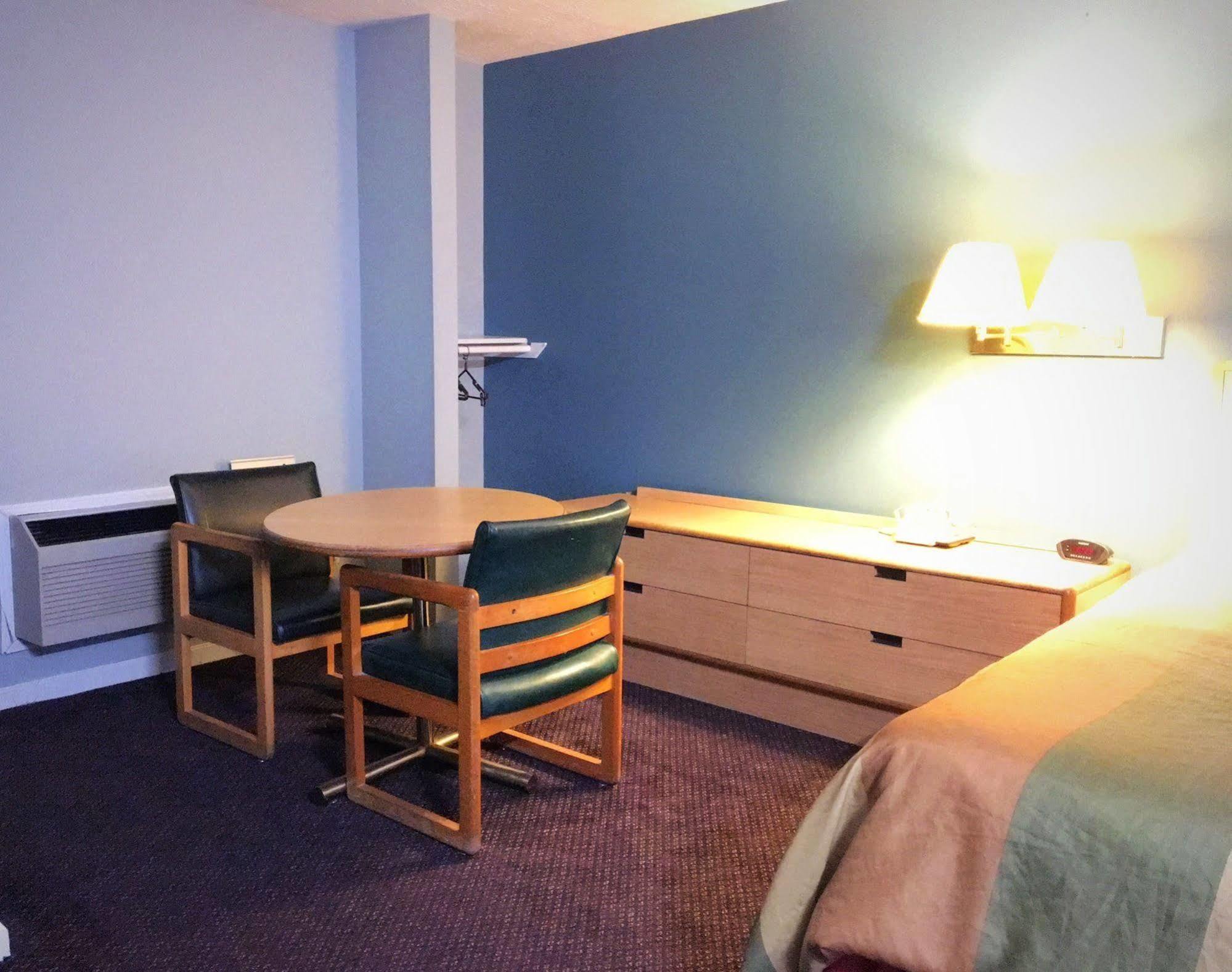 Livingston Overton Motel מראה חיצוני תמונה